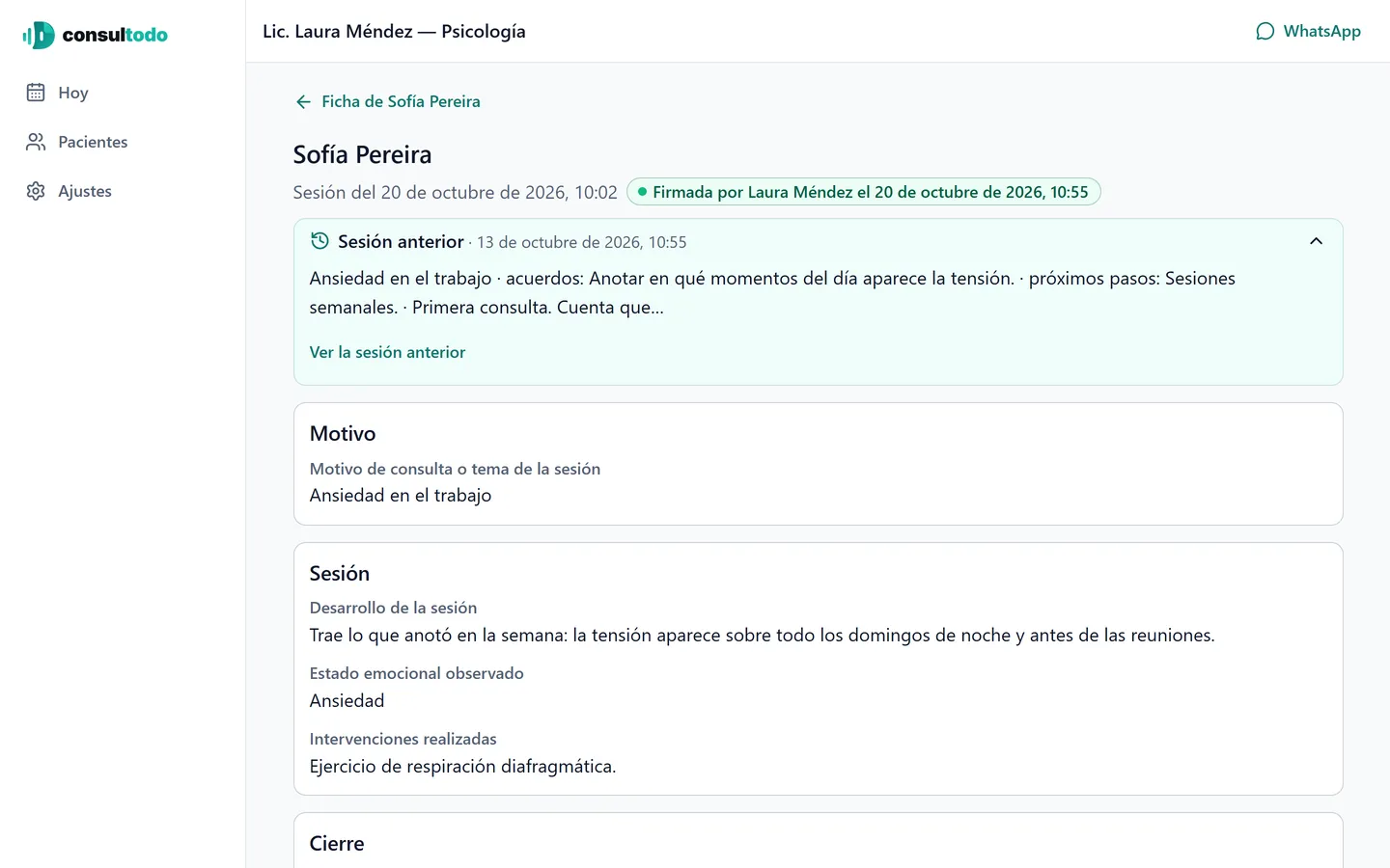 Captura de la app en la compu: la ficha de la sesión de Sofía Pereira, firmada, con la sesión anterior, el motivo y el desarrollo de la sesión.
